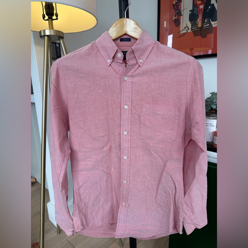 JCrew Slim Pastel Red/Pink Oxford Button Down - men’s Small